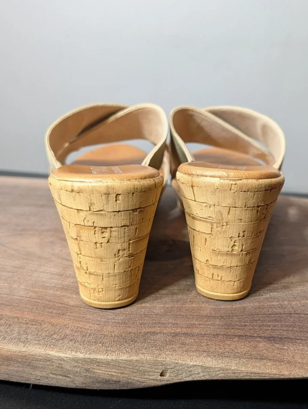Italian Shoemakers beige crisscross